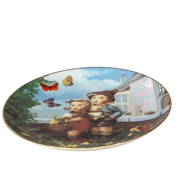 M.J. Hummel "Surprise" Little Companions Collector Plate The Danbury Mint - Picture 6 of 10